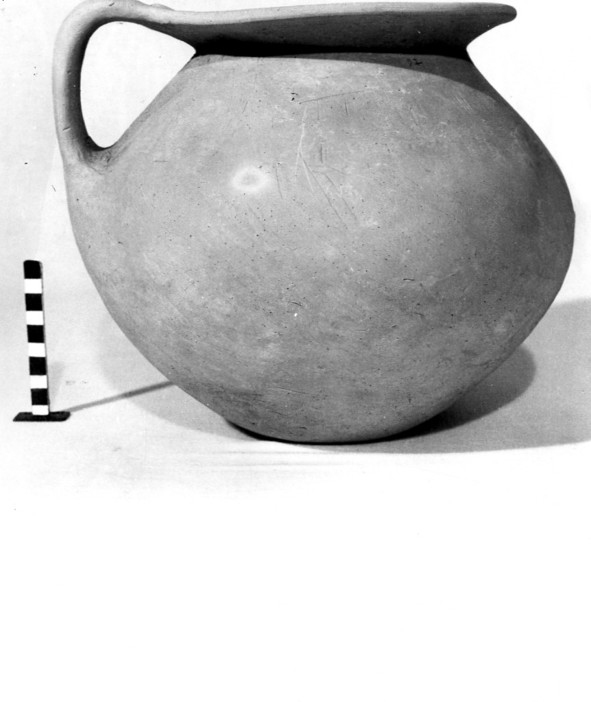 brocca - produzione daunia (sec. IV a.C)