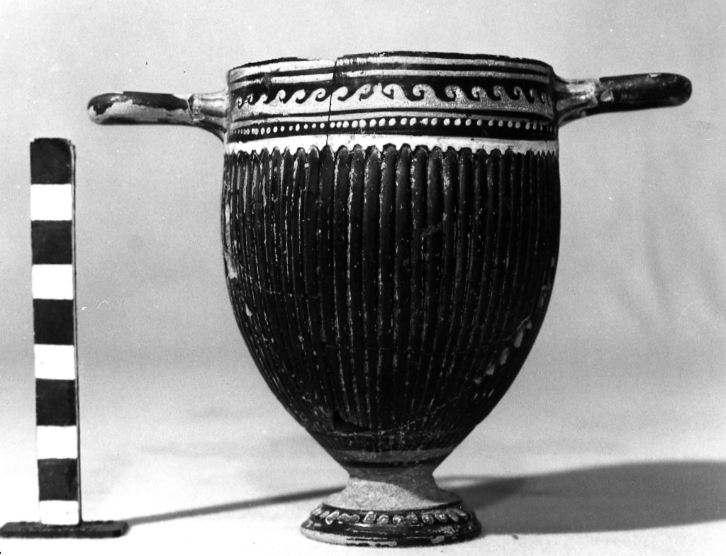skyphos - fabbrica apula (fine sec. IV a.C)