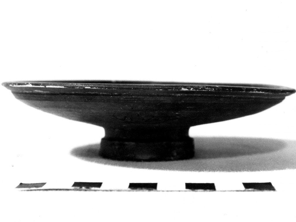 piatto - fabbrica apula (sec. IV a.C)