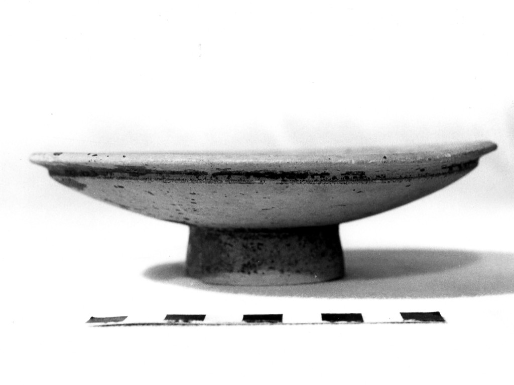 piatto - fabbrica apula (sec. IV a.C)