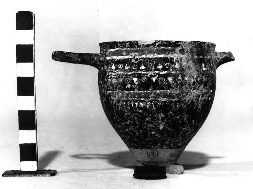 skyphos - produzione apula (sec. IV a.C)