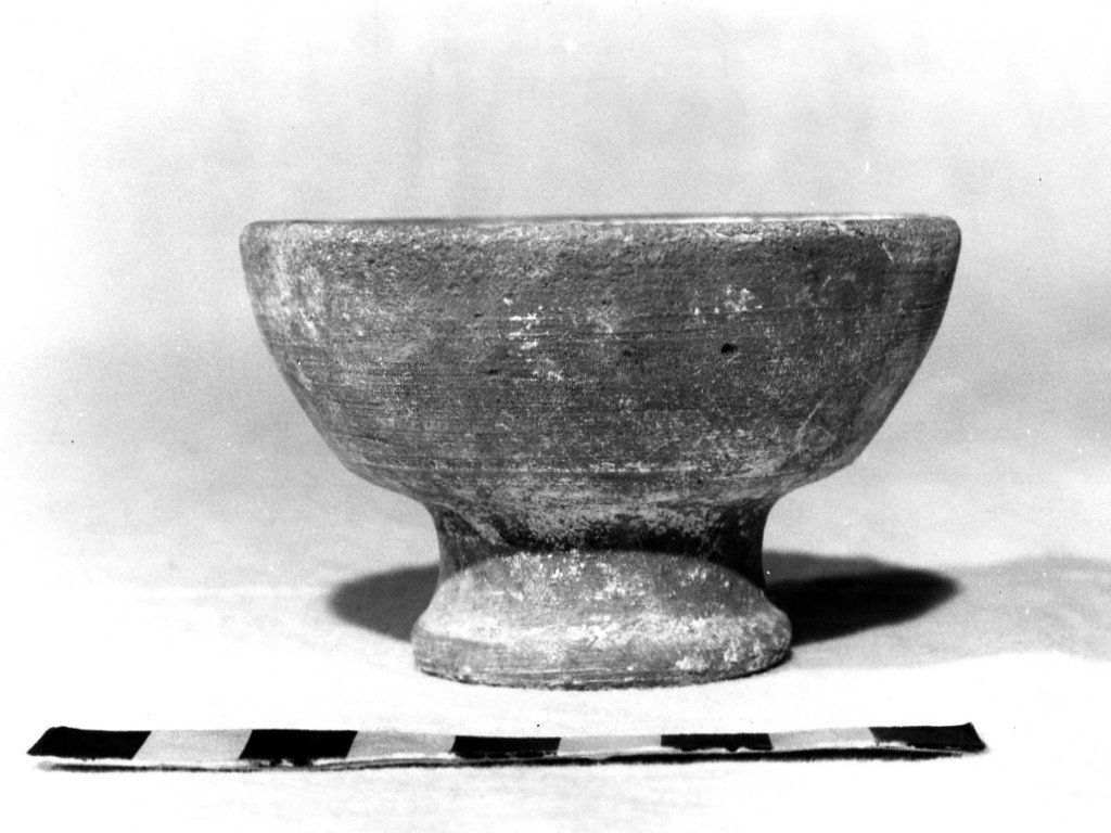 coppa - produzione daunia (sec. IV a.C)