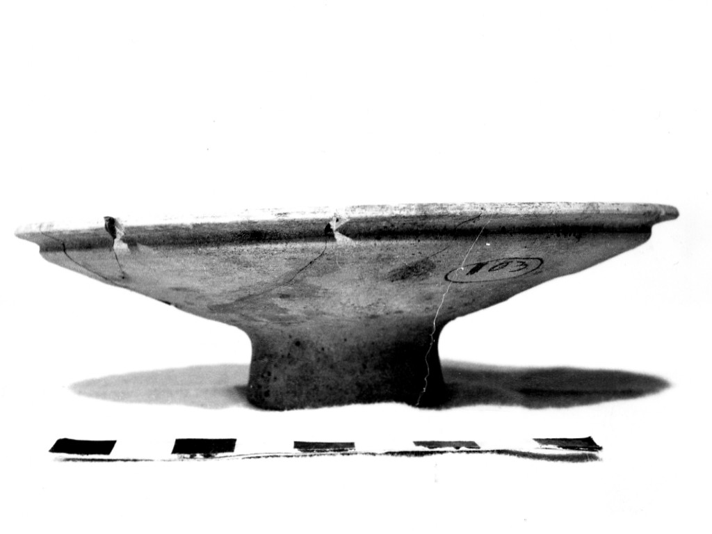 piatto - produzione daunia (sec. IV a.C)