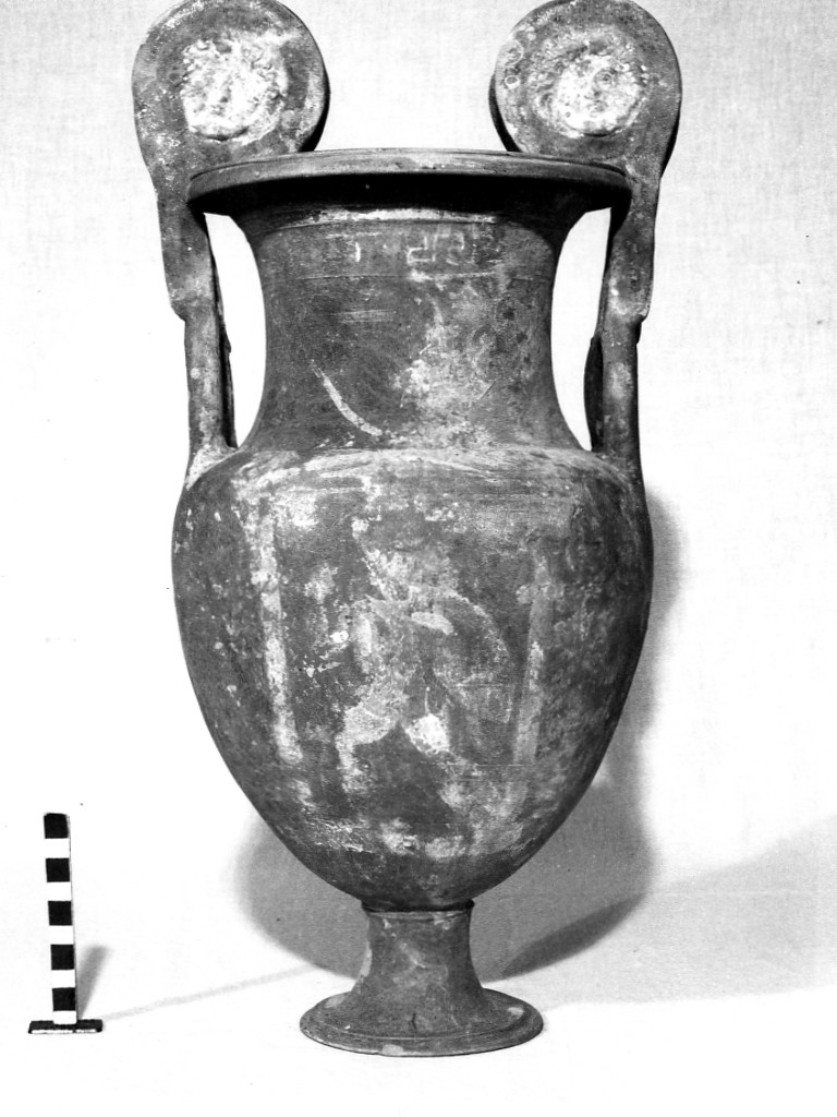 cratere a volute - fabbrica apula (sec. IV a.C)