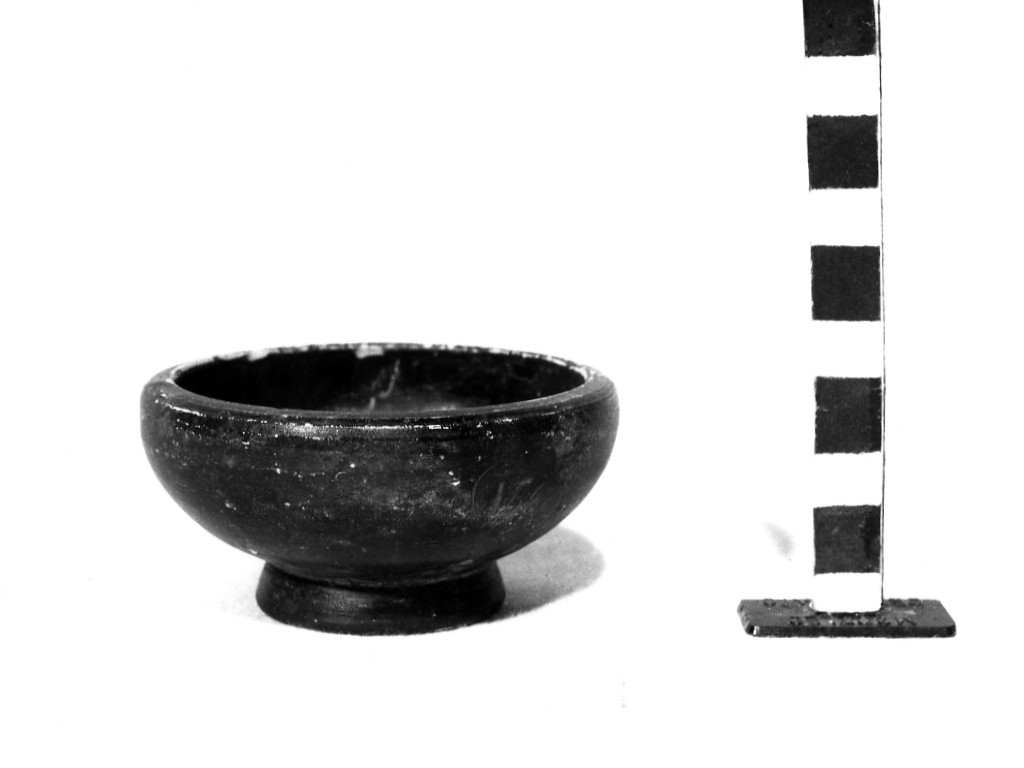 coppa - fabbrica apula (metà sec. IV a.C)