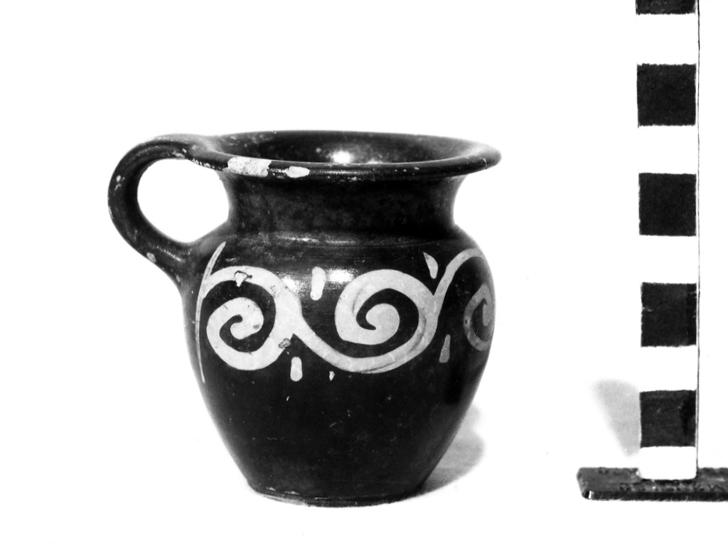 oinochoe a bocca rotonda - fabbrica apula; Gruppo di Xenon (seconda metà sec. IV a.C)