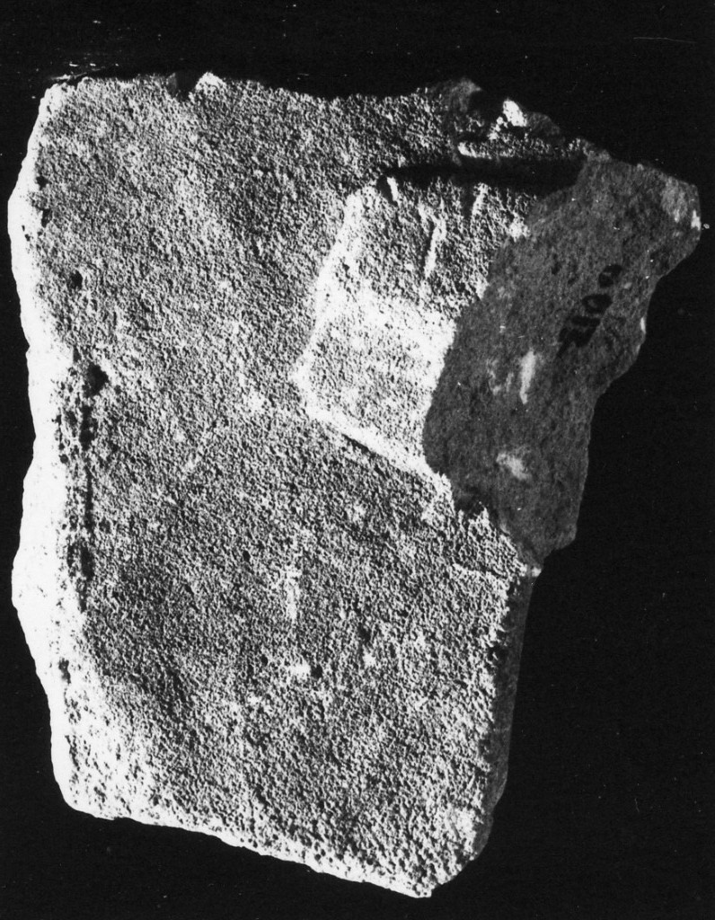 stele/ frammento - produzione daunia (sec. VI a.C)