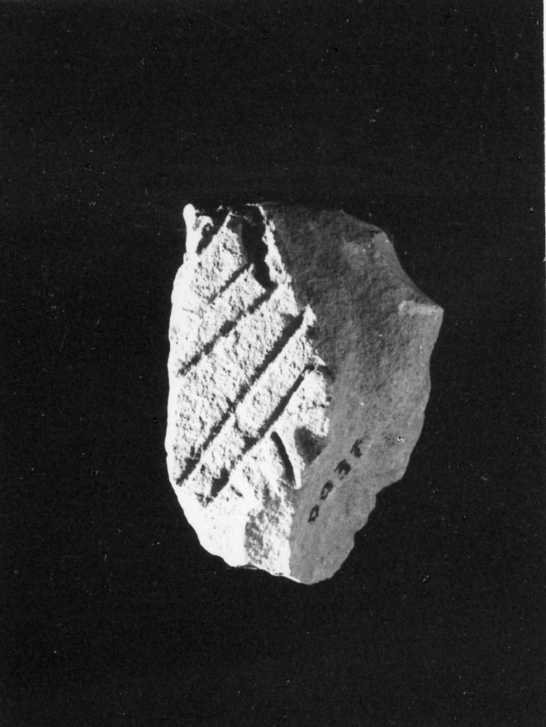 stele/ frammento - produzione daunia (sec. VI a.C)