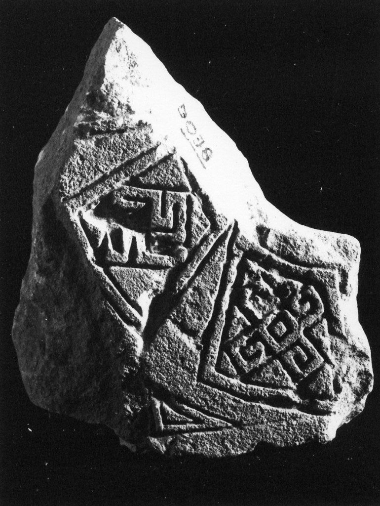 stele/ frammento - produzione daunia (sec. VI a.C)