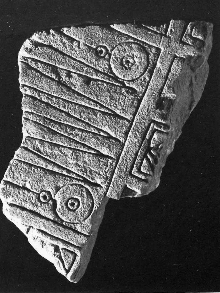 stele/ frammento - produzione daunia (sec. VI a.C)