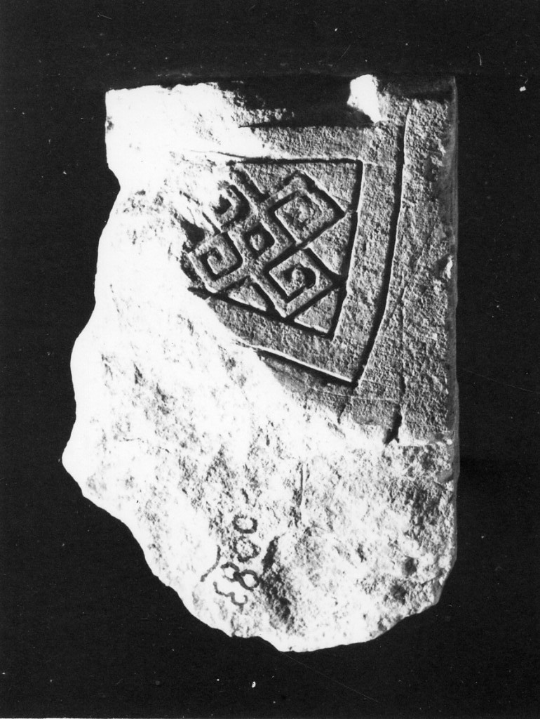 stele/ frammento - produzione daunia (sec. VI a.C)