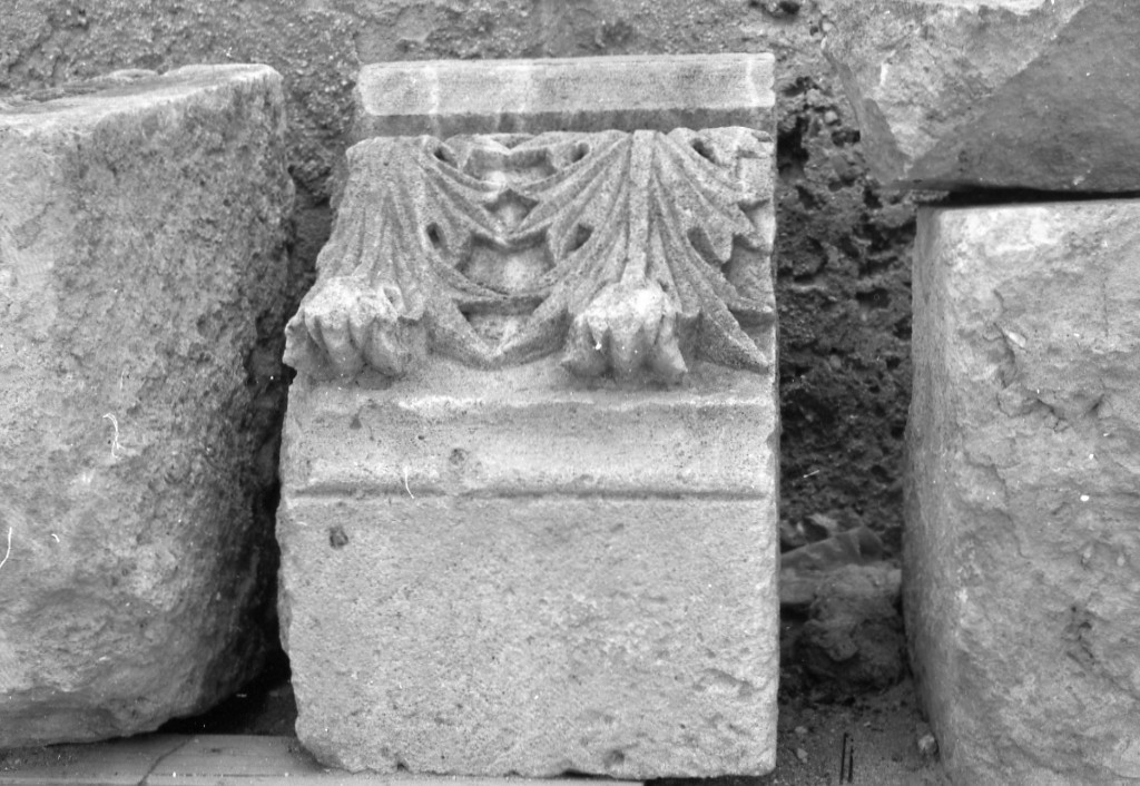 cornice/ frammento (fine/ inizio secc. III - IV d.C)