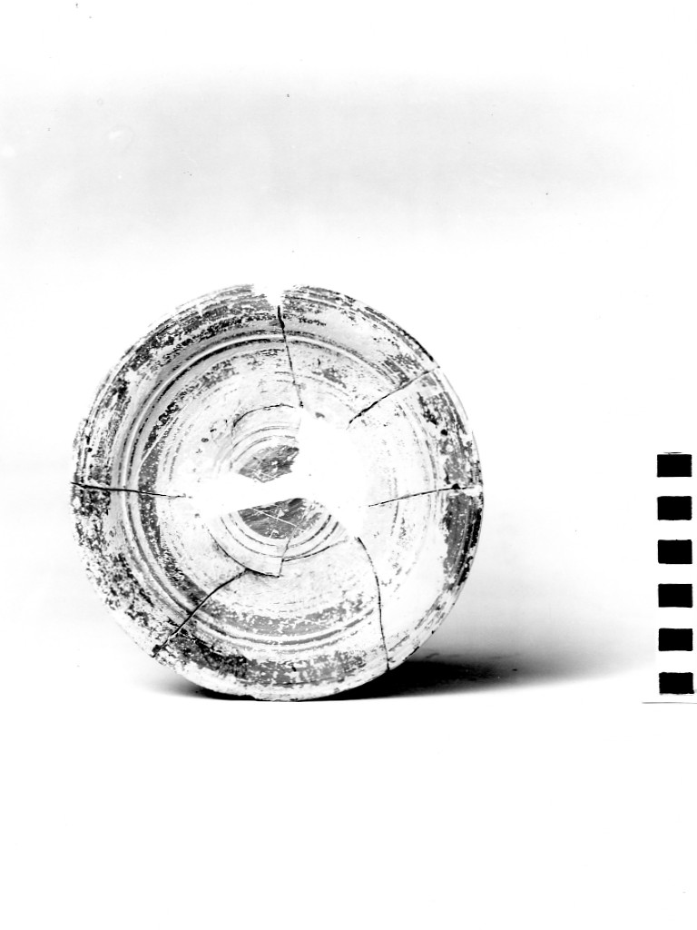 piatto - fabbrica daunia; Daunio III (secc. V - IV a.C)