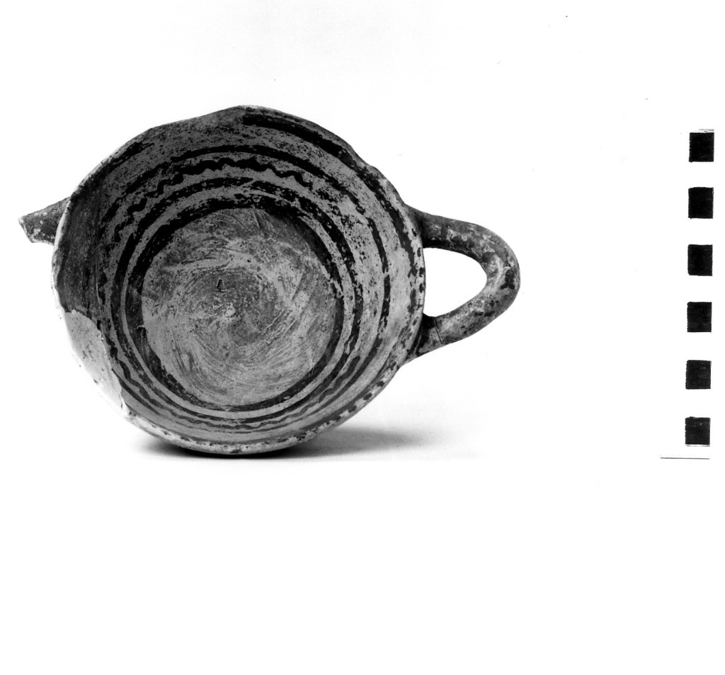 tazza - fabbrica daunia; Daunio II (secc. VI - V a.C)
