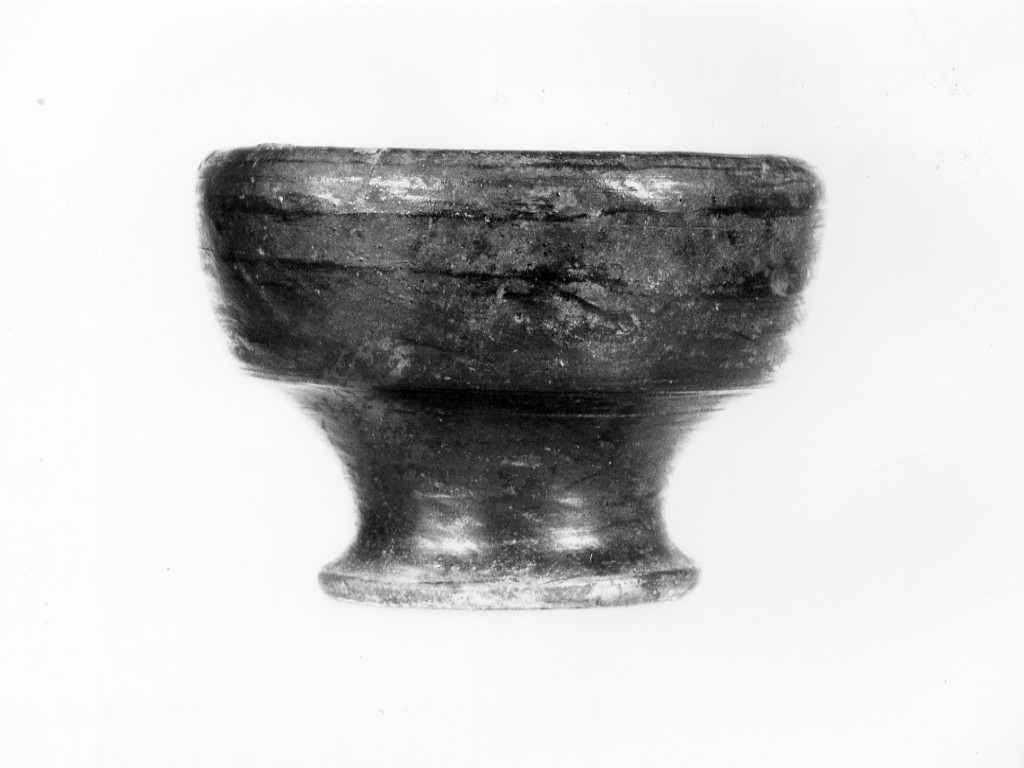 ciotola - fabbrica locale (ultimo quarto sec. IV a.C)