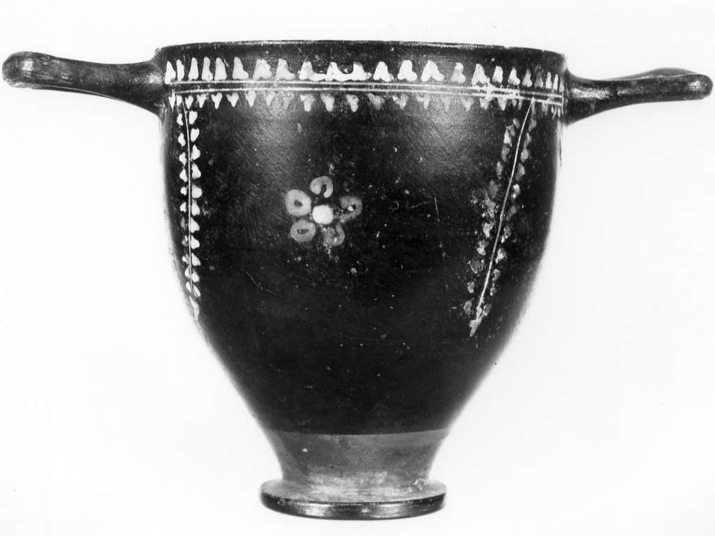 skyphos - fabbrica locale (ultimo quarto sec. IV a.C)
