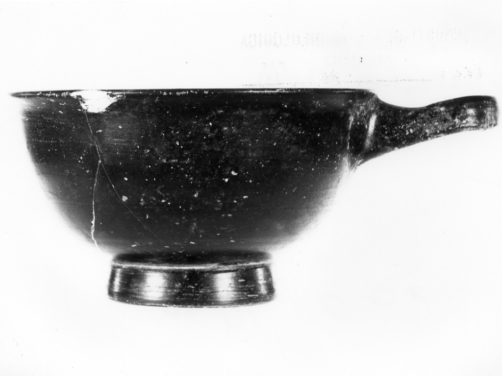 tazza - fabbrica locale (seconda metà sec. IV a.C)