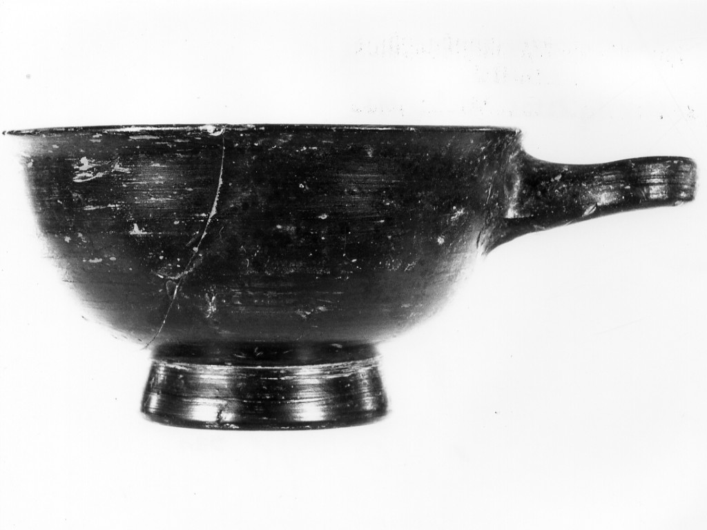 tazza - fabbrica locale (seconda metà sec. IV a.C)