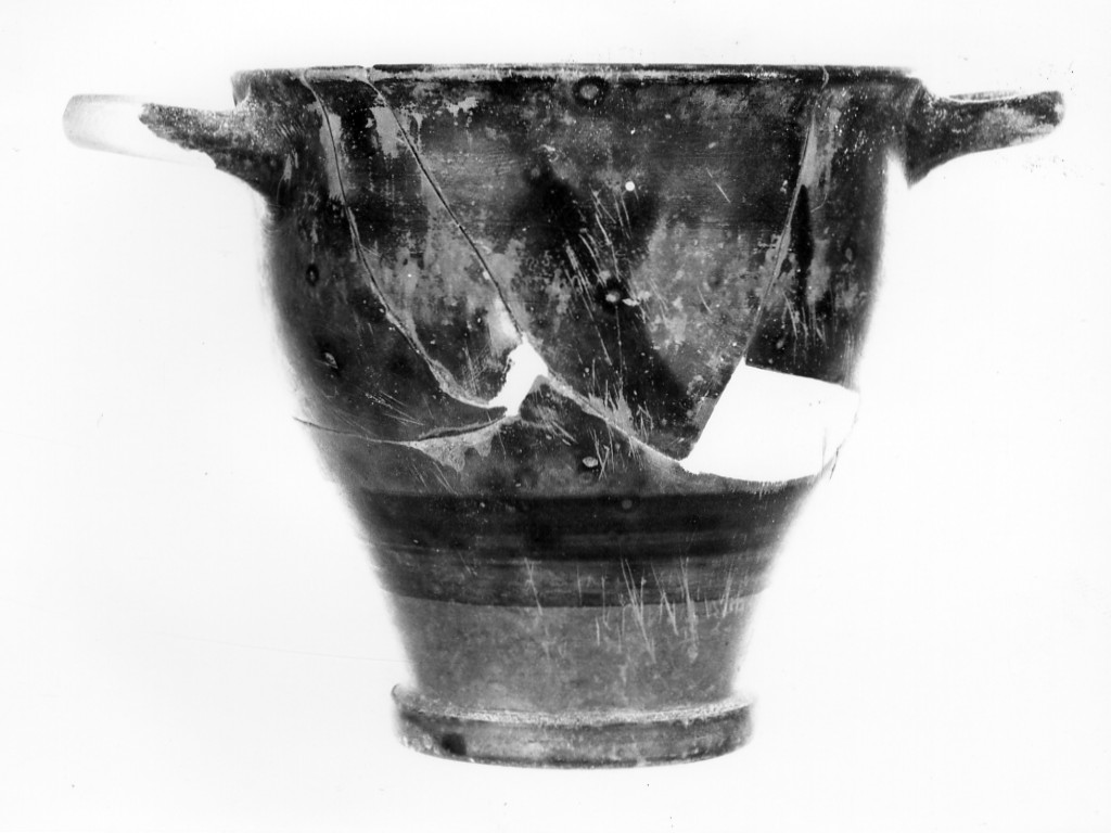 skyphos - fabbrica locale (sec. III a.C)