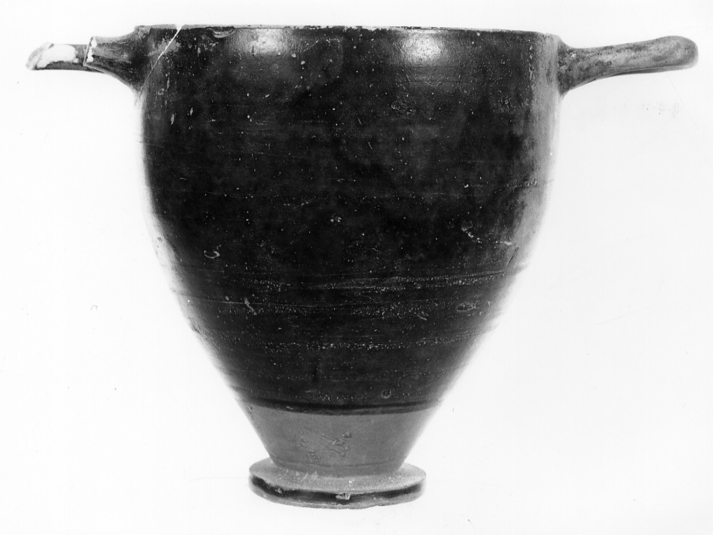 skyphos - fabbrica locale (seconda metà sec. IV a.C)