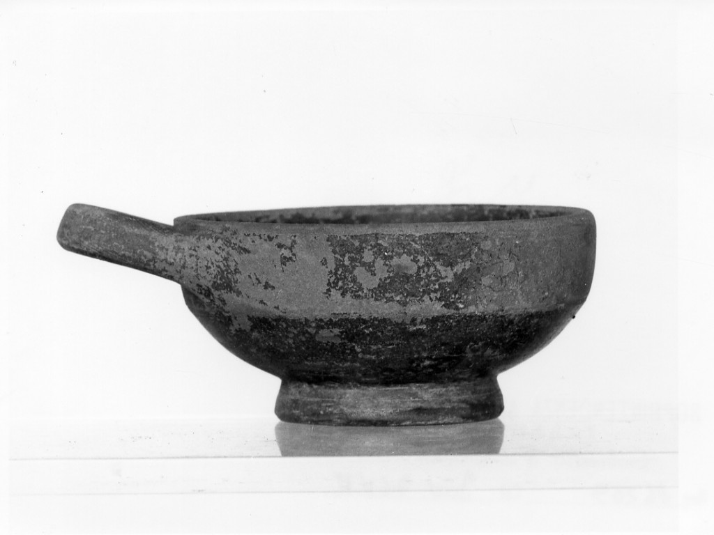 coppa - fabbrica locale (secc. VI a.C.-IV a.C)