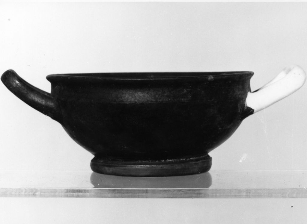 kylix - fabbrica attica (secc. V a.C.-IV a.C)