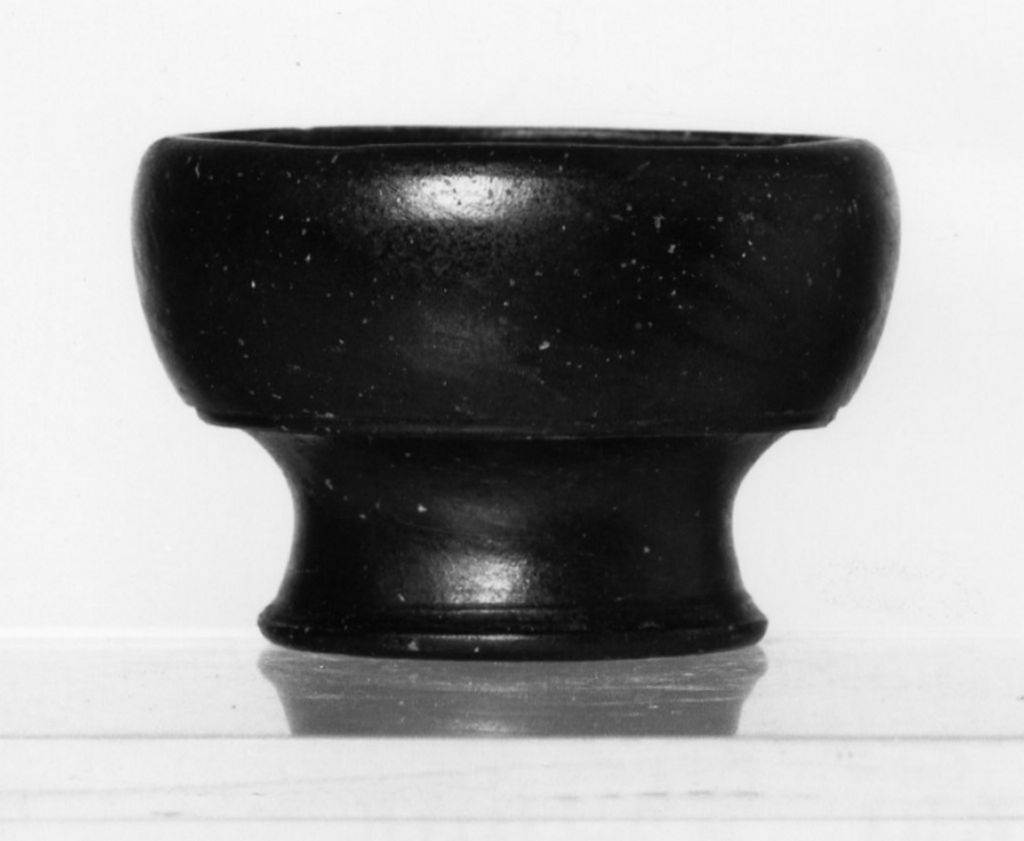 ciotola - fabbrica locale (metà/ inizio secc. IV a.C.-III a.C)