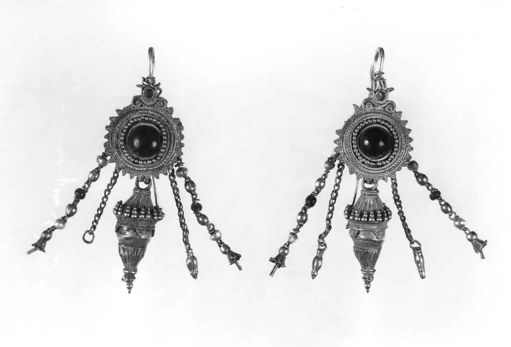 orecchini (sec. VI a.C)