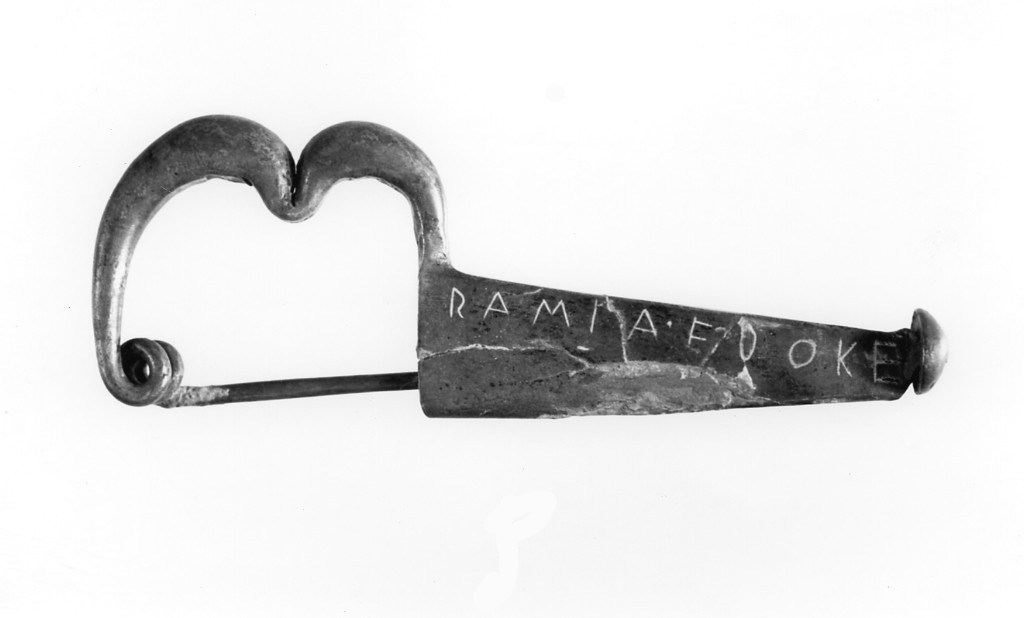 fibula (fine/ inizio secc. VI/ V a.C)