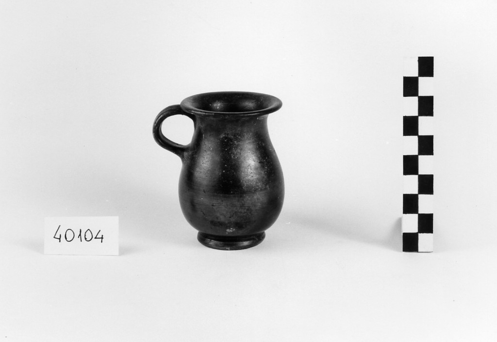 olpetta - produzione apula (prima metà sec. IV a.C)