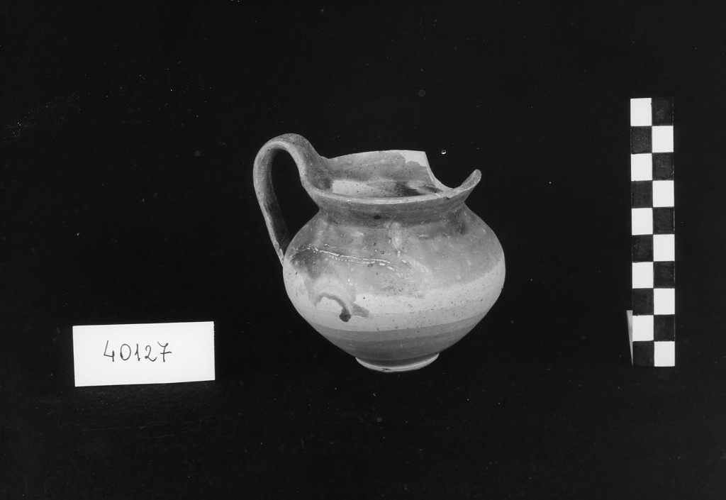 brocchetta - produzione apula (prima metà sec. IV a.C)