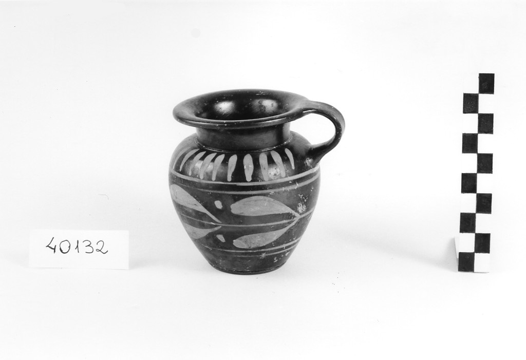 brocchetta - produzione apula (secondo quarto sec. IV a.C)