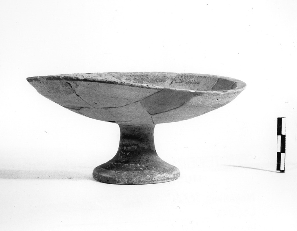 piatto - subgeometrico peuceta (fine sec. VI a.C)