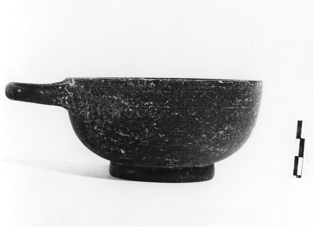 coppetta - fabbrica apula (secc. V/ IV a.C)