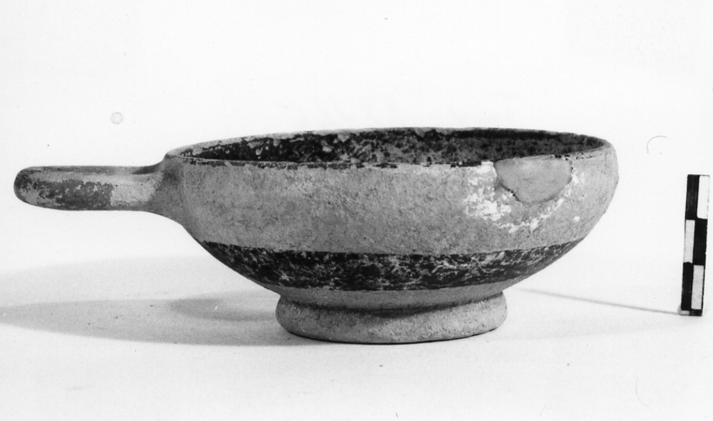 coppetta - fabbrica apula (fine/ inizio secc. V/ IV a.C)