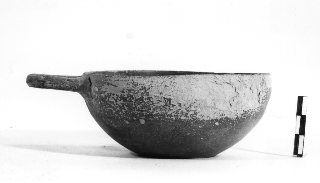 coppetta - fabbrica apula (sec. V a.C)