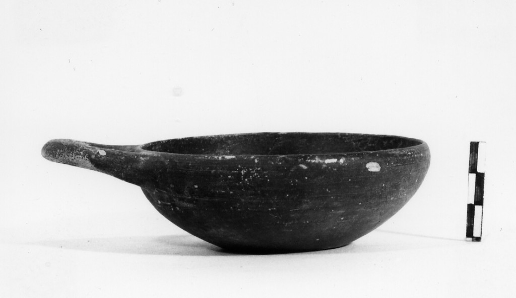 coppetta - fabbrica apula (sec. V a.C)