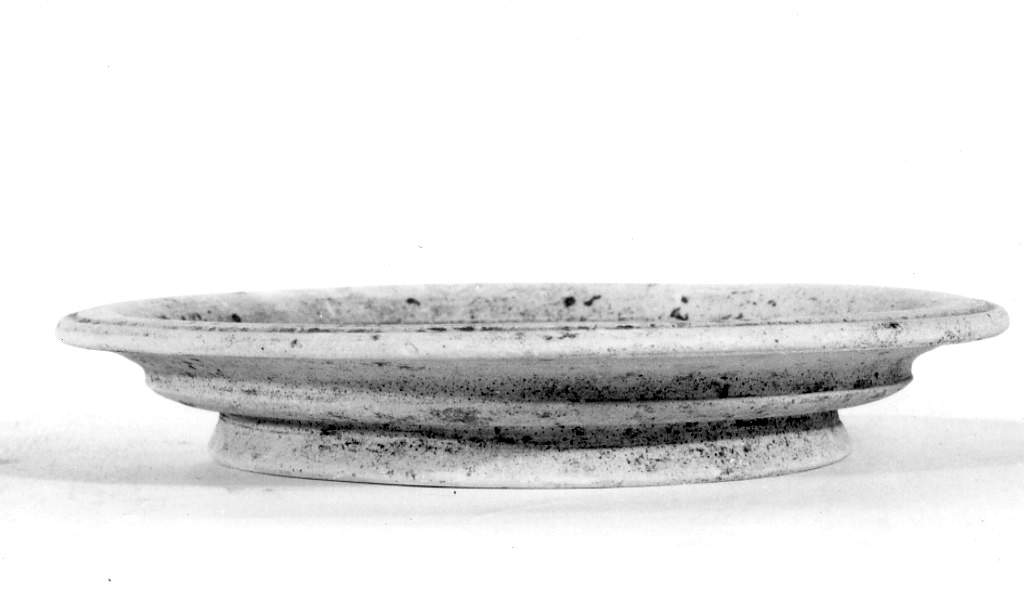 piatto - fabbrica apula (sec. V a.C)