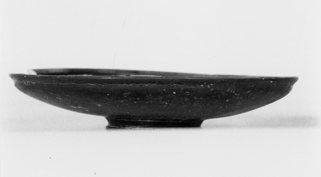 piatto - produzione apula (secc. V/ IV a.C)