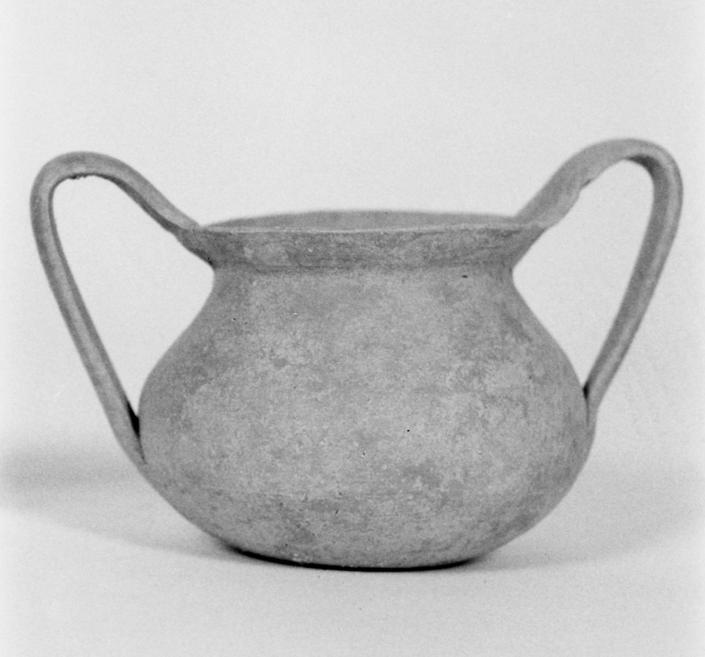 kantharos - produzione apula (secc. IV/ III a.C)