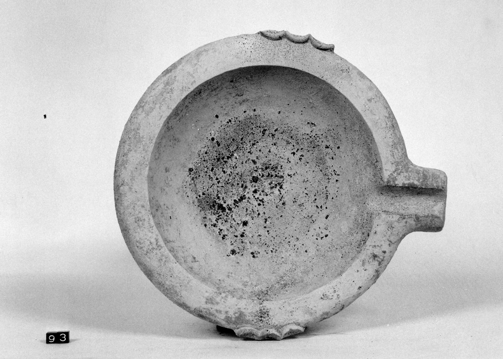 mortaio - produzione apula (sec. IV a.C)