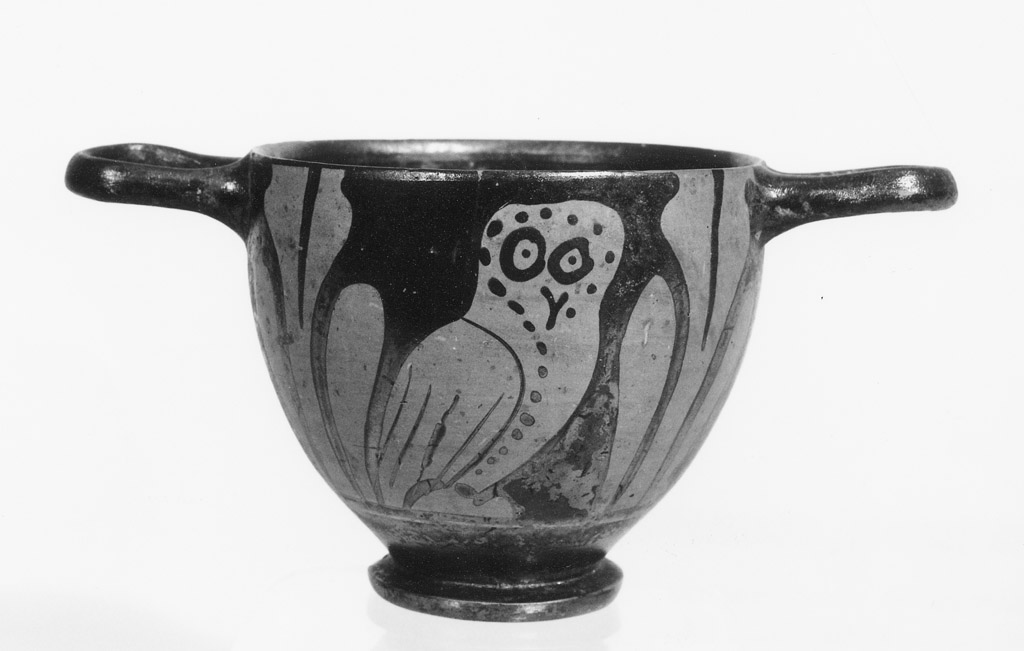 skyphos - produzione apula (sec. IV a.C)