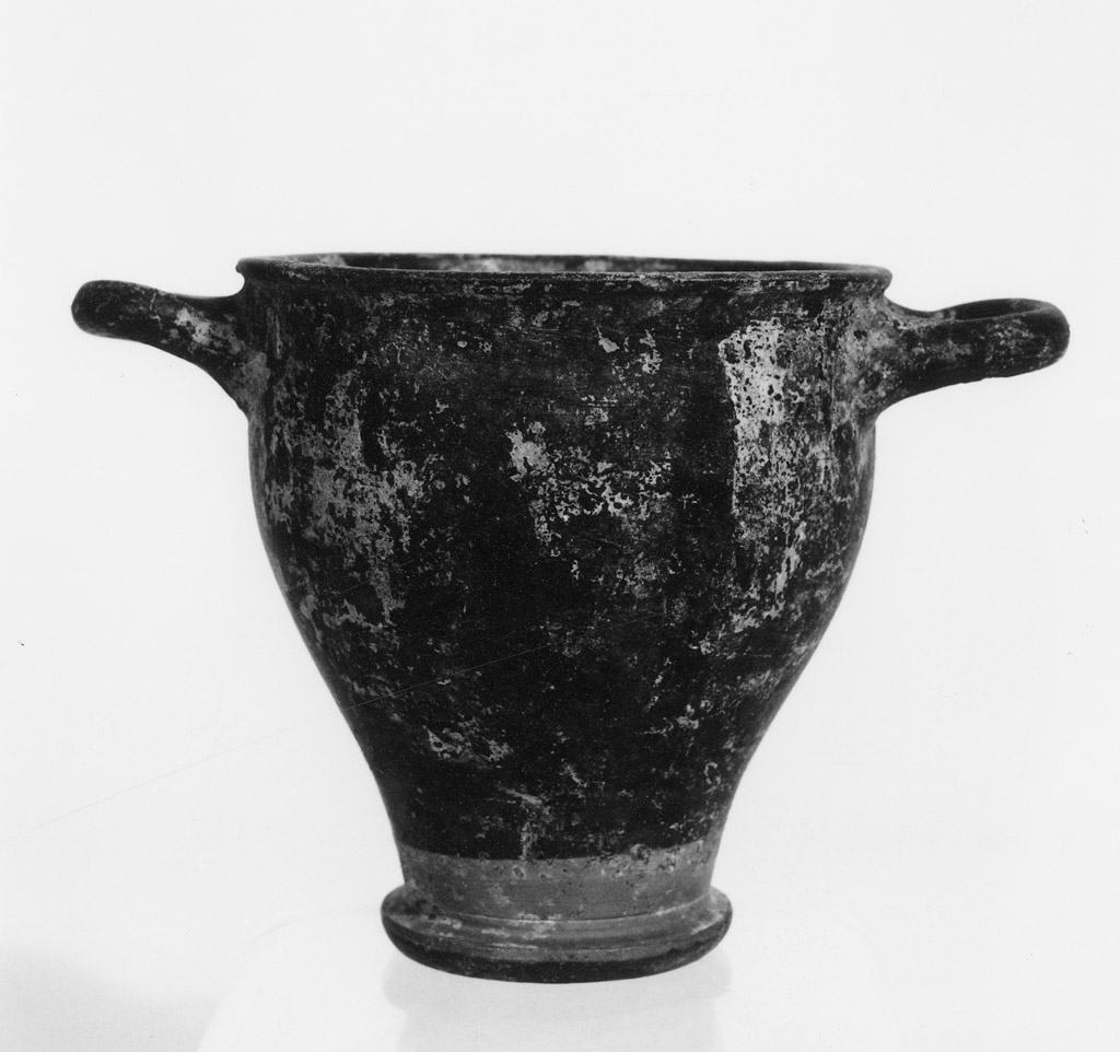 skyphos - produzione apula (sec. III a.C)