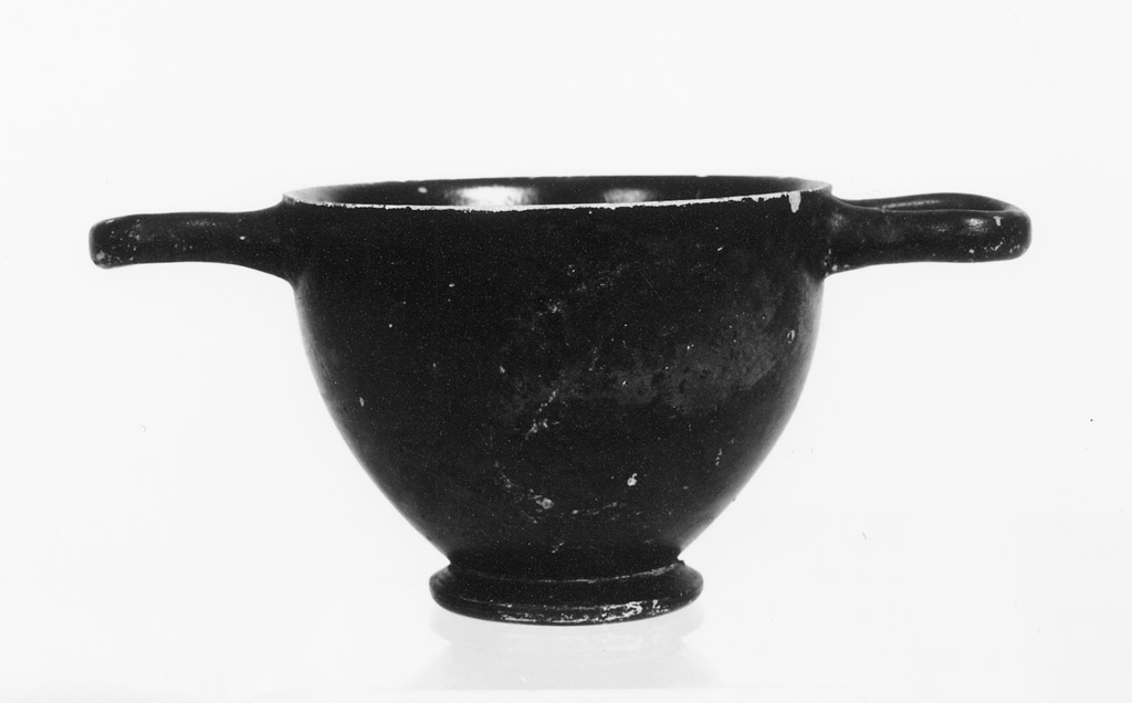 skyphos - produzione apula (sec. III a.C)