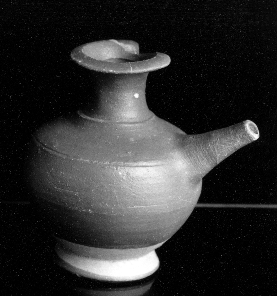 vaso a beccuccio - produzione apula (sec. III a.C)