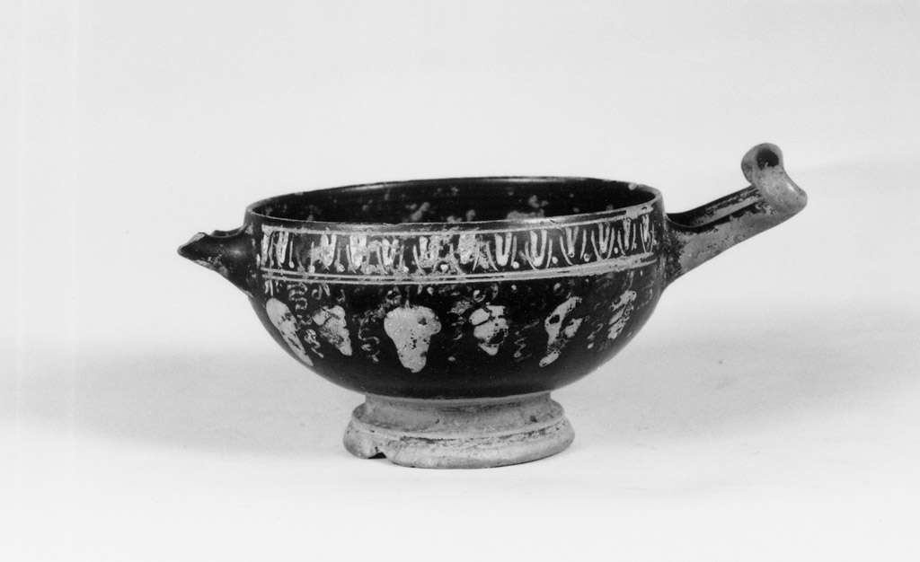 coppetta - produzione apula (sec. IV a.C)