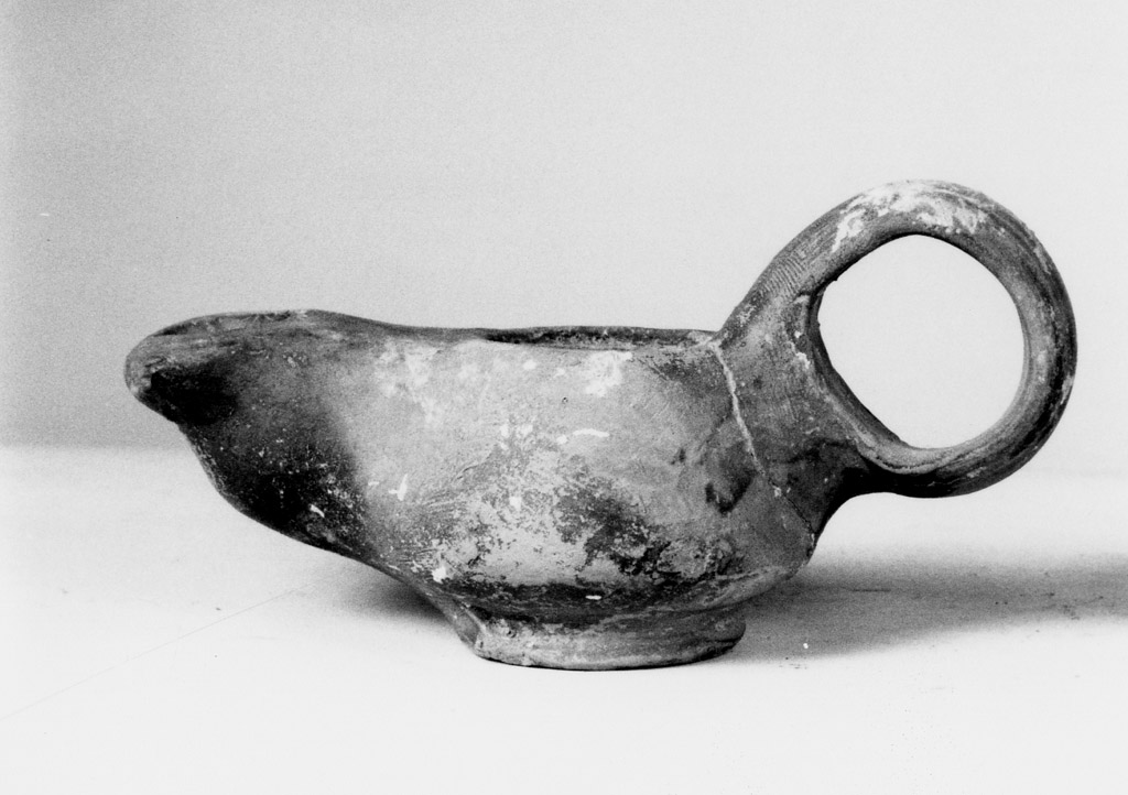 lucerna - produzione apula (sec. II a.C)