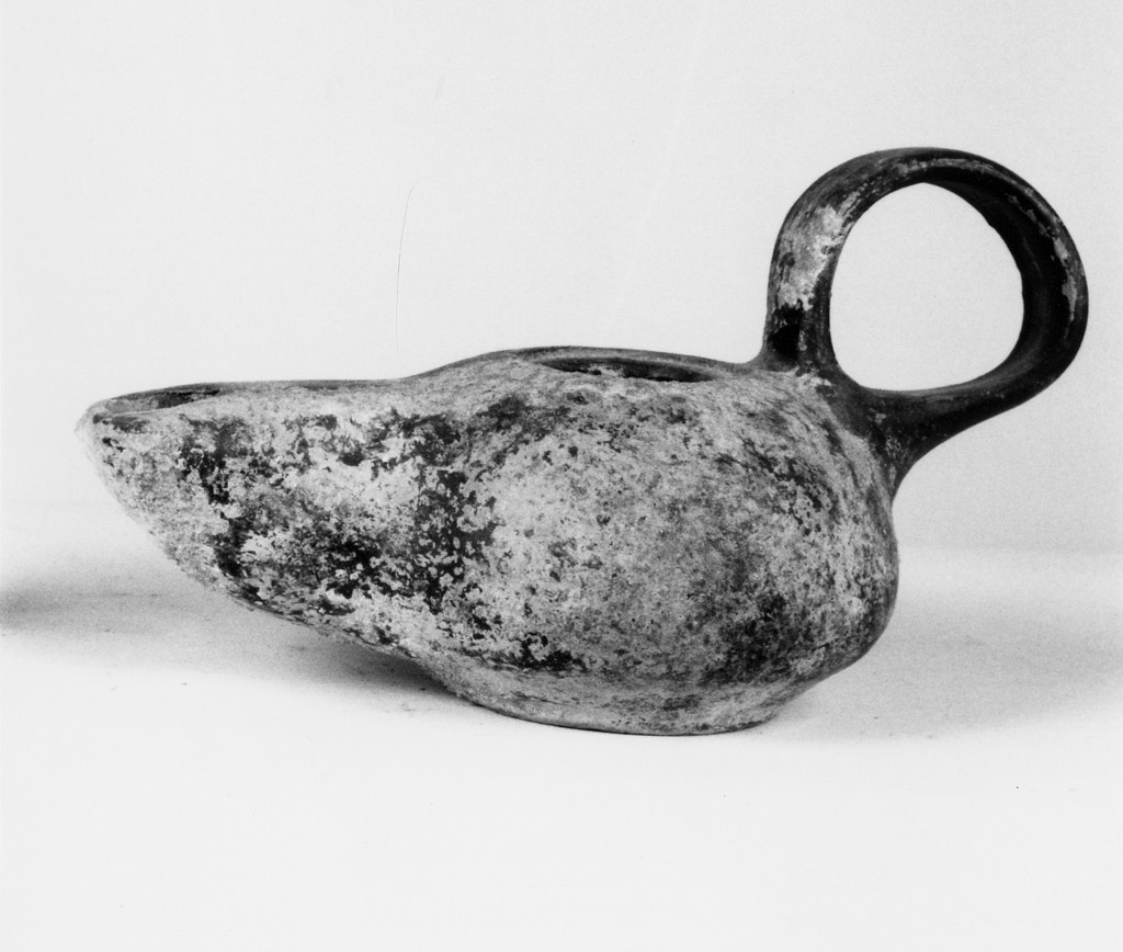 lucerna - produzione apula (sec. II a.C)