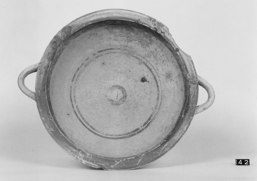 coppa biansata - produzione peuceta (sec. IV a.C)