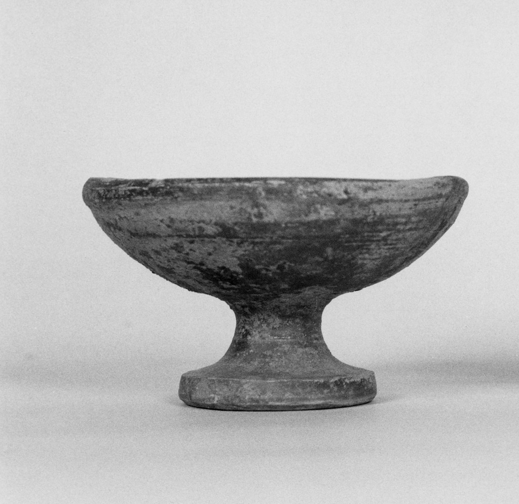 coppetta - produzione apula (sec. V a.C)